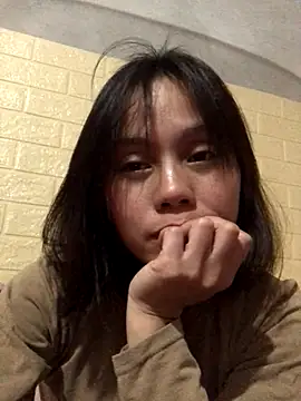 Snapshot of Trangbabylove chatting on December 2025 12:21:02 PM Trangbabylove online show from December 2025 12:21:02 PM