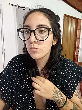 Snapshot of Melinerd chatting on November 2025 07:04:02 PM Melinerd online show from November 2025 07:04:02 PM