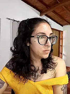 Snapshot of Melinerd chatting on November 2025 05:26:01 PM Melinerd online show from November 2025 05:26:01 PM