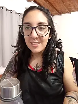 Snapshot of Melinerd chatting on December 2025 06:49:01 PM Melinerd online show from December 2025 06:49:01 PM