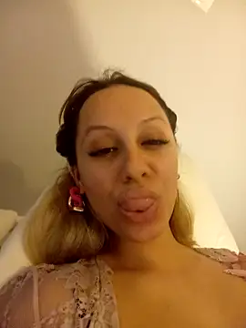 Snapshot of cleopatravodos chatting on November 2025 02:39:02 PM cleopatravodos online show from November 2025 02:39:02 PM