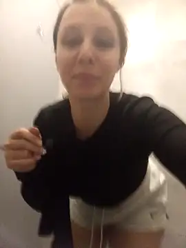 Snapshot of cleopatravodos chatting on November 2025 05:33:01 PM cleopatravodos online show from November 2025 05:33:01 PM