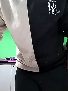 Snapshot of platone09 chatting on November 2025 01:43:03 PM platone09 online show from November 2025 01:43:03 PM