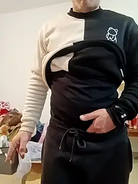 Snapshot of platone09 chatting on November 2025 08:52:02 PM platone09 online show from November 2025 08:52:02 PM