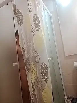 Snapshot of platone09 chatting on December 2025 08:26:01 PM platone09 online show from December 2025 08:26:01 PM