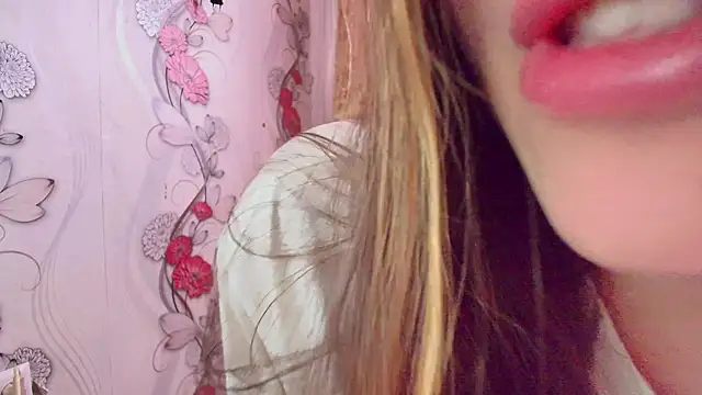 KristinaScott online show from November 2025 11:24:02 AM