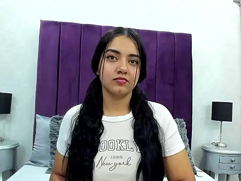 Snapshot of SalomeLee chatting on November 2025 11:14:01 AM SalomeLee online show from November 2025 11:14:01 AM