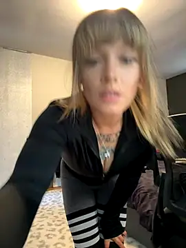 Snapshot of sofrancy chatting on November 2025 03:23:01 PM sofrancy online show from November 2025 03:23:01 PM