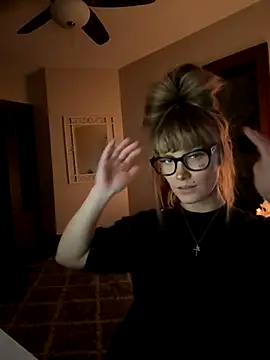 Snapshot of sofrancy chatting on December 2025 10:37:02 PM sofrancy online show from December 2025 10:37:02 PM