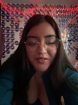 Snapshot of love_queen02 chatting on November 2025 06:18:01 PM love queen02 online show from November 2025 06:18:01 PM