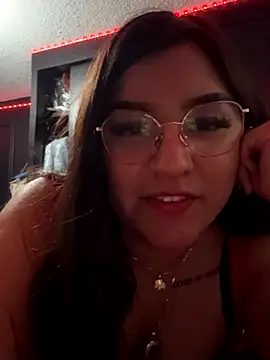 Snapshot of love_queen02 chatting on November 2025 06:05:02 AM love queen02 online show from November 2025 06:05:02 AM