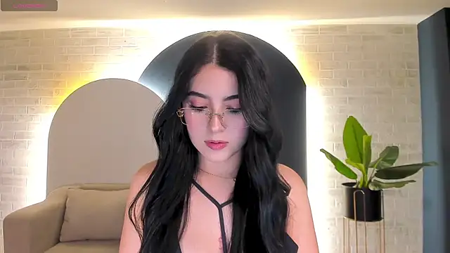 HaileyRoss  online show from May 2026 02:19:01 AM