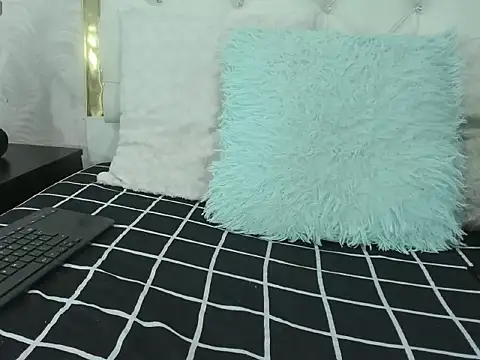 Snapshot of noa-camila chatting on November 2025 12:30:01 PM noa-camila online show from November 2025 12:30:01 PM