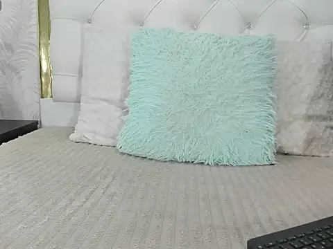 Snapshot of noa-camila chatting on December 2025 12:32:02 PM noa-camila online show from December 2025 12:32:02 PM