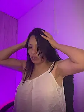 Snapshot of LaraDanverss chatting on December 2025 07:23:01 AM LaraDanverss online show from December 2025 07:23:01 AM