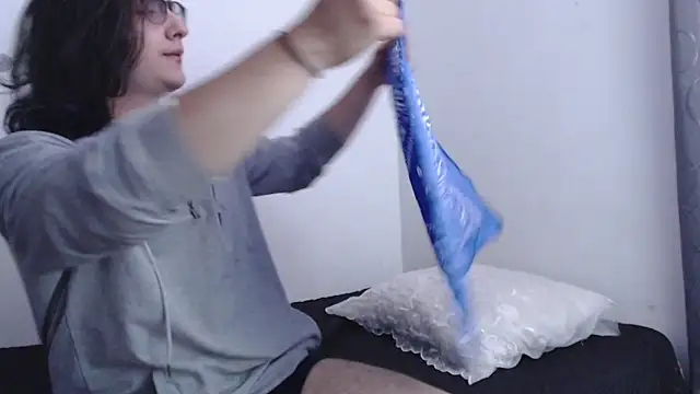 Snapshot of Amoneth_Xx chatting on December 2025 06:05:01 PM Amoneth Xx online show from December 2025 06:05:01 PM