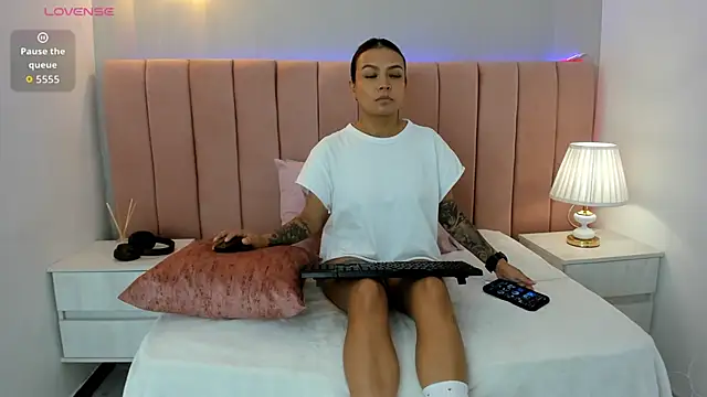 Anita wood online show from November 2025 09:46:02 PM