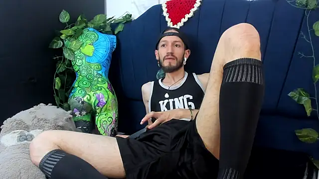 Snapshot of AngelDamianArt chatting on November 2025 08:21:02 PM AngelDamianArt online show from November 2025 08:21:02 PM