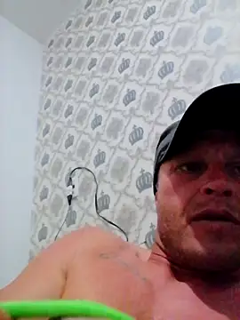 Snapshot of patraick chatting on December 2025 12:18:01 AM patraick online show from December 2025 12:18:01 AM