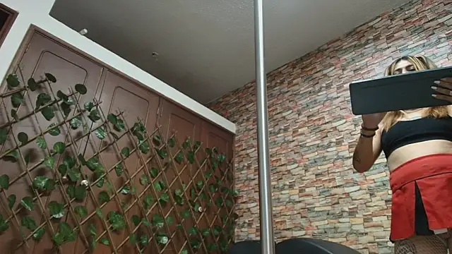 Snapshot of dania_ch chatting on November 2025 01:39:01 PM dania ch online show from November 2025 01:39:01 PM