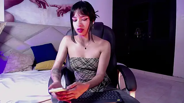 LiilithStonne online show from May 2026 02:53:02 AM