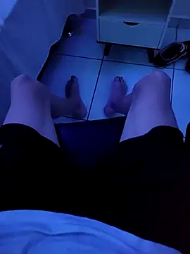 Snapshot of bnnzin chatting on November 2025 05:44:01 AM bnnzin online show from November 2025 05:44:01 AM