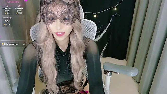 Snapshot of Lulu_QAQ chatting on November 2025 04:07:02 PM Lulu QAQ online show from November 2025 04:07:02 PM