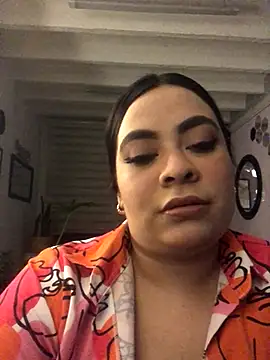 Monserrat J online show from December 2025 05:35:01 AM