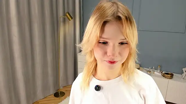 PhillisEsplin online show from November 2025 07:12:01 PM