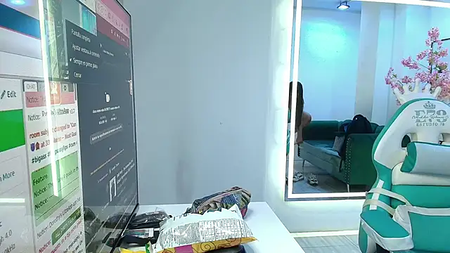 Snapshot of Gemma_bellini chatting on December 2025 07:33:02 PM Gemma bellini online show from December 2025 07:33:02 PM