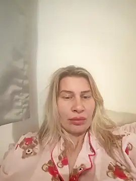 Snapshot of NaughtyClaudia_ chatting on December 2025 09:21:02 PM NaughtyClaudia online show from December 2025 09:21:02 PM