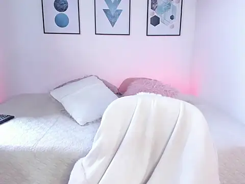 Snapshot of HannaRose__ chatting on November 2025 01:03:01 PM HannaRose online show from November 2025 01:03:01 PM