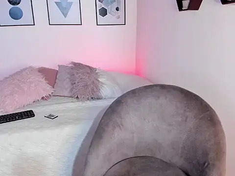 Snapshot of HannaRose__ chatting on December 2025 10:57:02 AM HannaRose online show from December 2025 10:57:02 AM