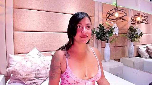 Snapshot of MiaWelkin_ chatting on December 2025 10:53:02 AM MiaWelkin online show from December 2025 10:53:02 AM