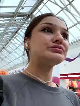 Snapshot of ErikaMuse chatting on November 2025 06:01:01 AM ErikaMuse online show from November 2025 06:01:01 AM