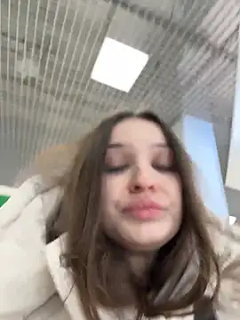 Snapshot of ErikaMuse chatting on December 2025 06:00:01 AM ErikaMuse online show from December 2025 06:00:01 AM