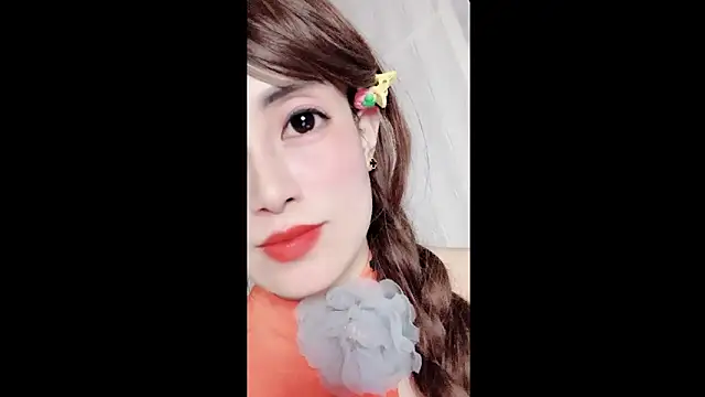 MiAnna-Lovee online show from December 2025 04:22:01 PM