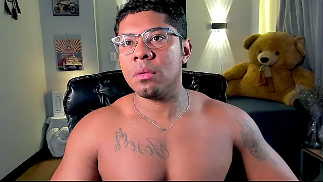 LEONHDZ online show from December 2025 08:17:01 PM