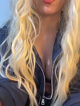 Snapshot of Manolya3434 chatting on November 2025 06:24:02 PM Manolya3434 online show from November 2025 06:24:02 PM