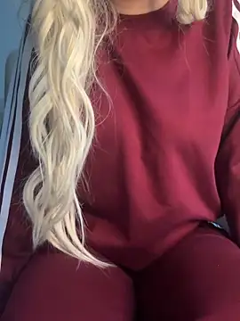 Snapshot of Manolya3434 chatting on November 2025 10:32:02 PM Manolya3434 online show from November 2025 10:32:02 PM