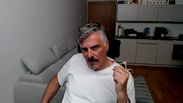 Buidapest online show from January 2026 11:08:01 PM