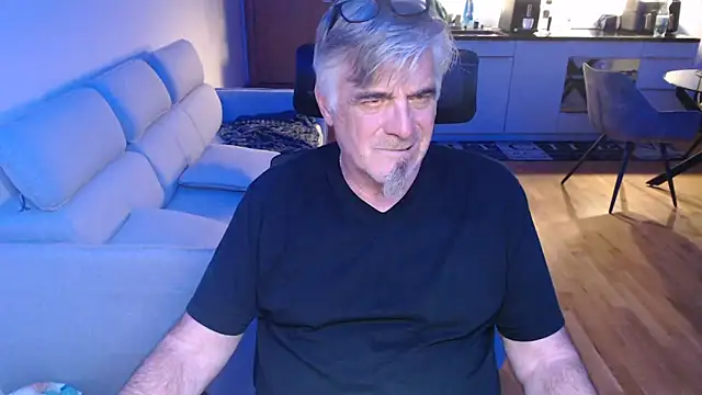 Buidapest online show from April 2026 01:08:01 AM