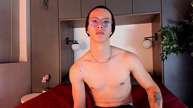 Snapshot of Brandon_starkk chatting on December 2025 12:10:01 PM Brandon starkk online show from December 2025 12:10:01 PM