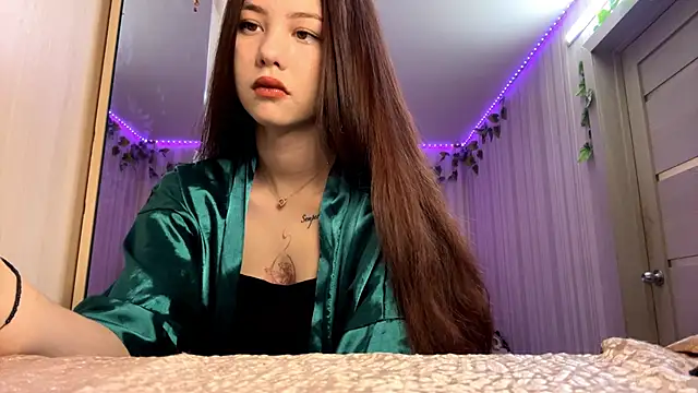 Snapshot of CutieSlim chatting on December 2025 12:10:02 PM CutieSlim online show from December 2025 12:10:02 PM