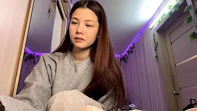 Snapshot of CutieSlim chatting on December 2025 02:10:02 PM CutieSlim online show from December 2025 02:10:02 PM