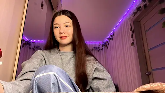 Snapshot of CutieSlim chatting on December 2025 06:07:02 AM CutieSlim online show from December 2025 06:07:02 AM