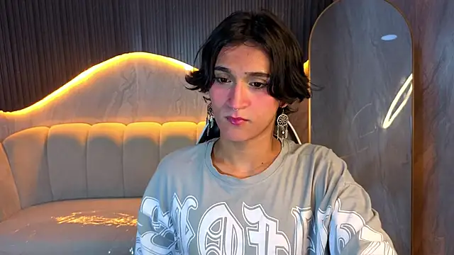 zoe tp online show from December 2025 07:52:01 PM