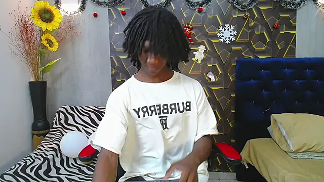 Snapshot of negga_cum chatting on December 2025 01:09:02 PM negga cum online show from December 2025 01:09:02 PM