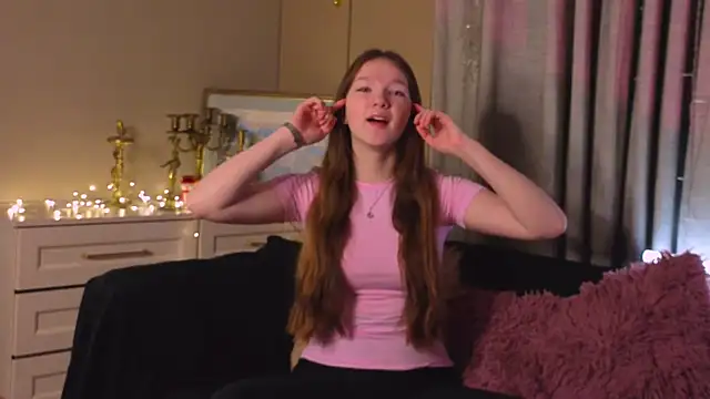 Snapshot of MelvinaEbner chatting on December 2025 07:28:01 AM MelvinaEbner online show from December 2025 07:28:01 AM