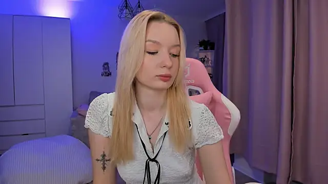 Tiffany Paw online show from November 2025 03:09:02 AM